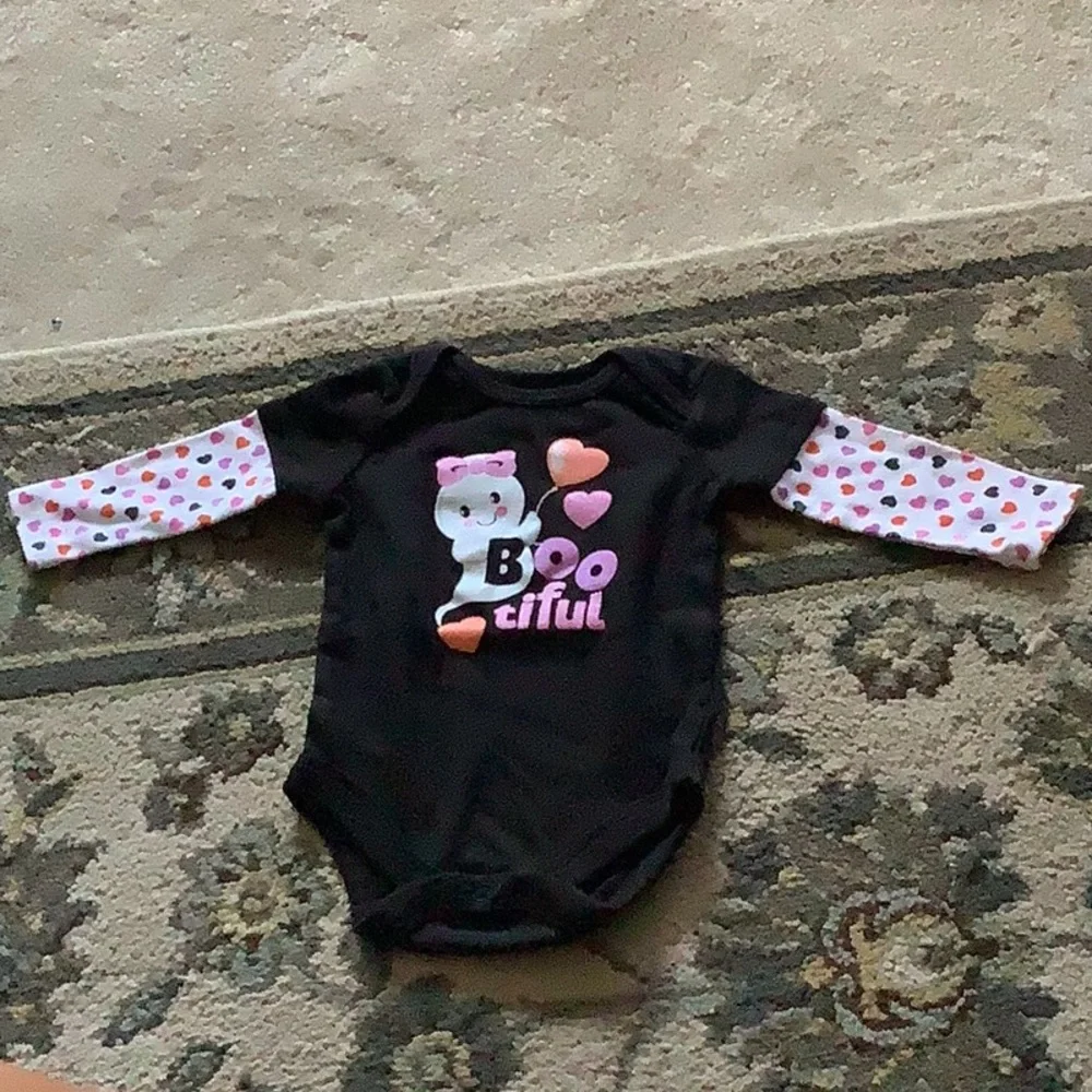 Costume Halloween onesie 3 to 6 months ghost on the front pink polkadott…